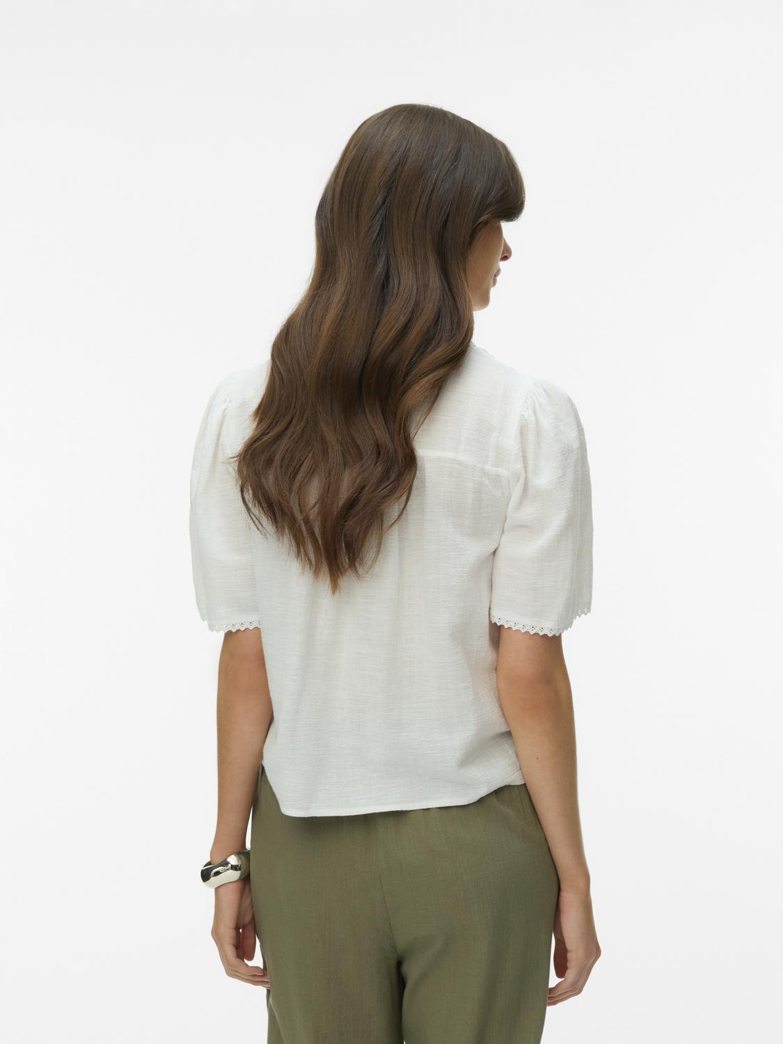 model_shot-back